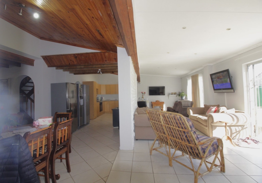 3 Bedroom Property for Sale in Wavecrest Eastern Cape